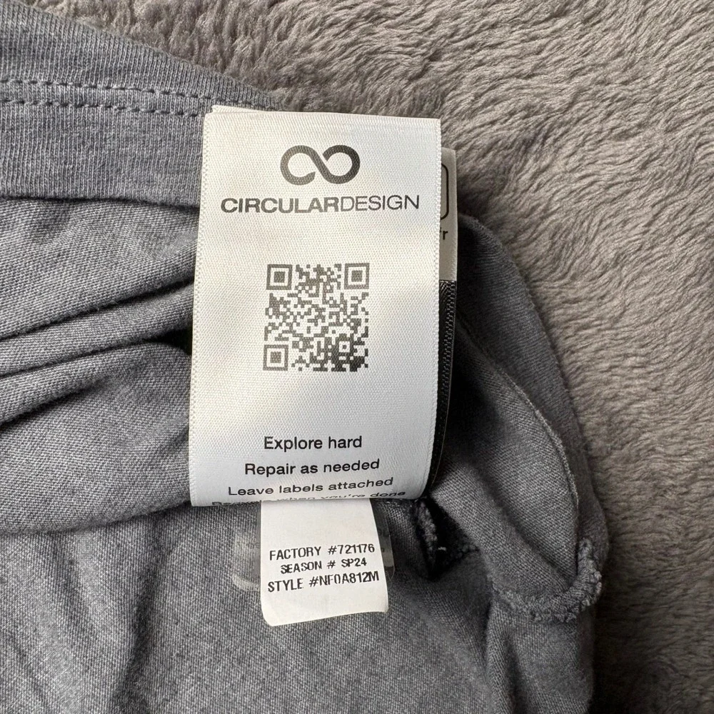 The North Face T-Shirt Mens M Grey Circular Design Logo Graphic Short Sleeve Tee